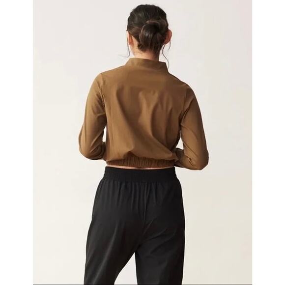 NWOT ADAY Check-In Top Long Sleeve Crop Top Sz Small Olive Brown Stretch Travel - Picture 7 of 16